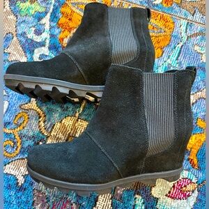 Sorel Joan of Arctic Wedge II Chelsea Boots 10 Velvet Black Suede